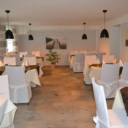 Seerestaurant & Hayat Guest house *